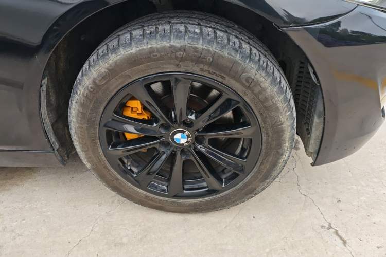 Used BMW 5 Series 2012 520Li Elegant Edition Right Front Wheel Hub