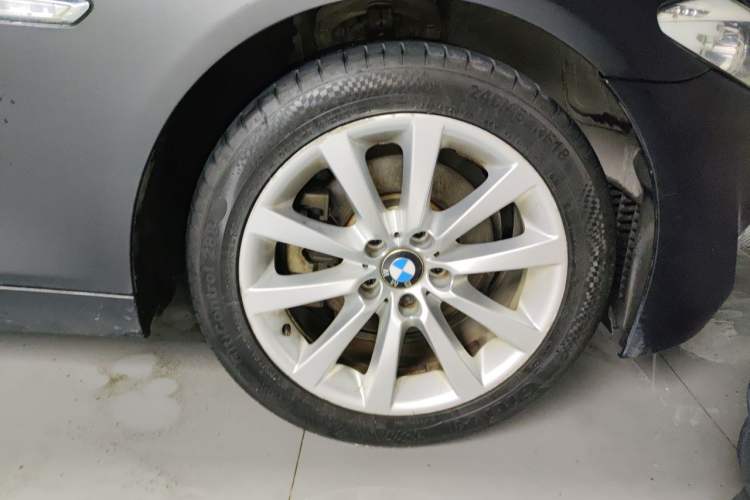 Used BMW 5 Series 2012 530Li Luxury Model Right Front Wheel Hub