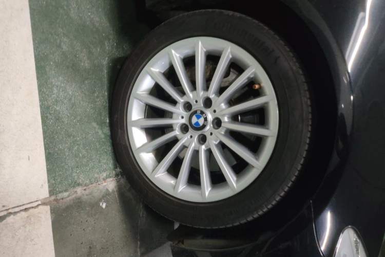 Used BMW 5 Series 2012 535Li Leading Model Right Front Wheel Hub