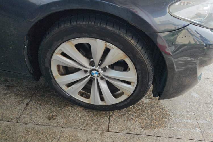 Used BMW 5 Series 2012 530i Sport Touring Right Front Wheel Hub
