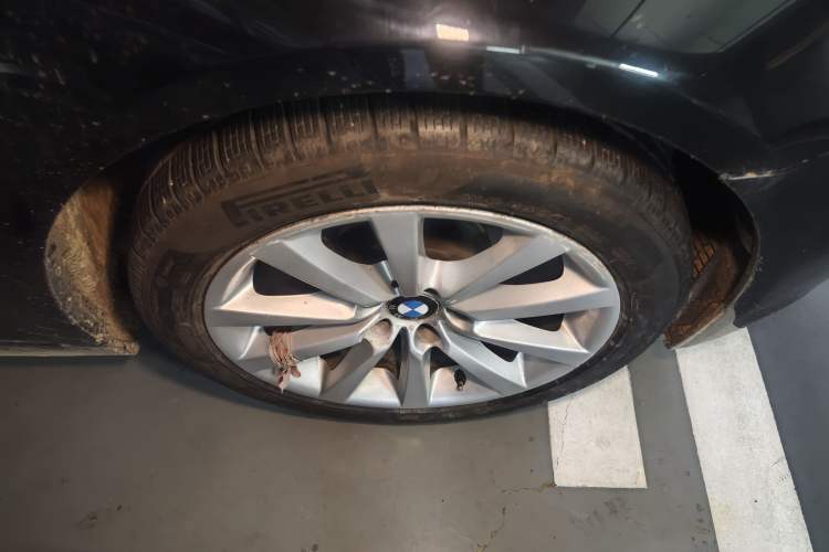 Used BMW 5 Series 2012 530Li Luxury Model Right Front Wheel Hub