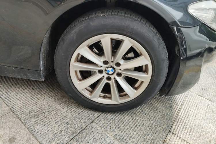 Used BMW 5 Series 2012 520Li Elegant Edition Right Front Wheel Hub