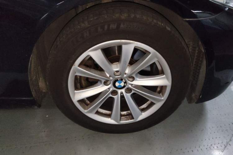 Used BMW 5 Series 2012 523Li Luxury Model Right Front Wheel Hub