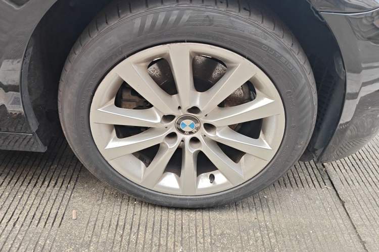 Used BMW 5 Series 2012 530Li Leading Model Right Front Wheel Hub