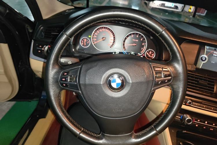 Used BMW 5 Series 2012 520Li Elegant Edition Steering Wheel