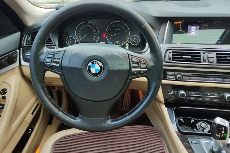 Used BMW 5 Series 2012 523Li Leading Model Steering Wheel