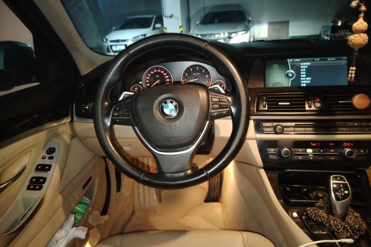 Used BMW 5 Series 2012 535Li Leading Model Steering Wheel