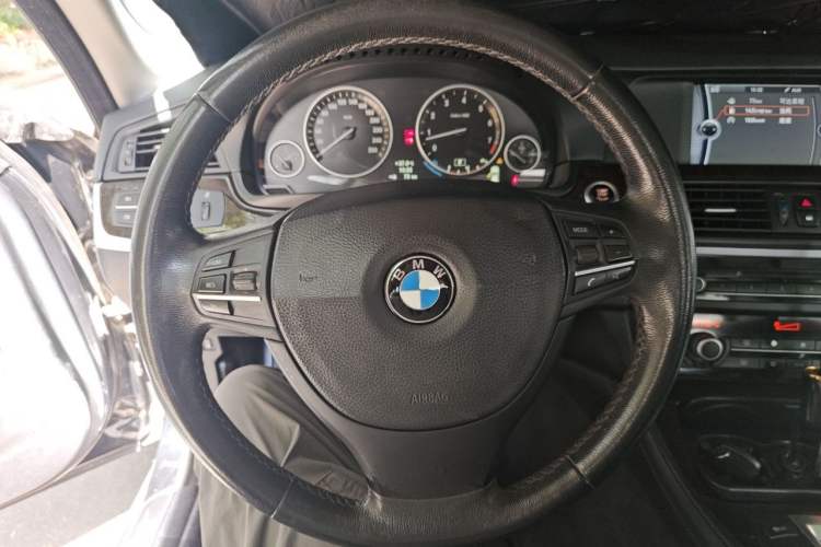 Used BMW 5 Series 2012 523Li Leading Model Steering Wheel