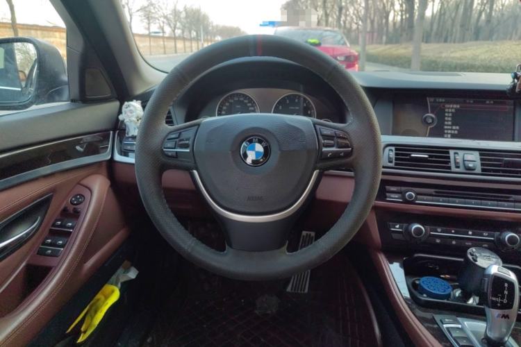 Used BMW 5 Series 2012 530i Sport Touring Steering Wheel