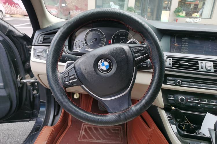 Used BMW 5 Series 2012 535Li Leading Model Steering Wheel