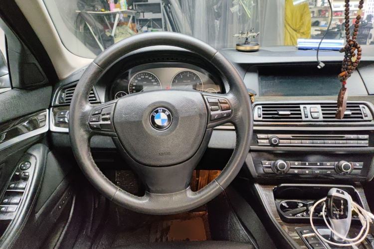 Used BMW 5 Series 2012 530Li Luxury Model Steering Wheel