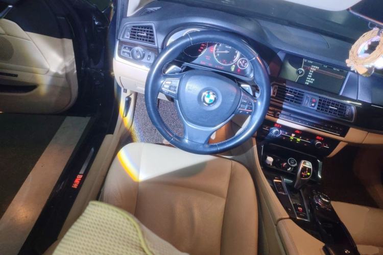 Used BMW 5 Series 2012 535Li Leading Model Steering Wheel