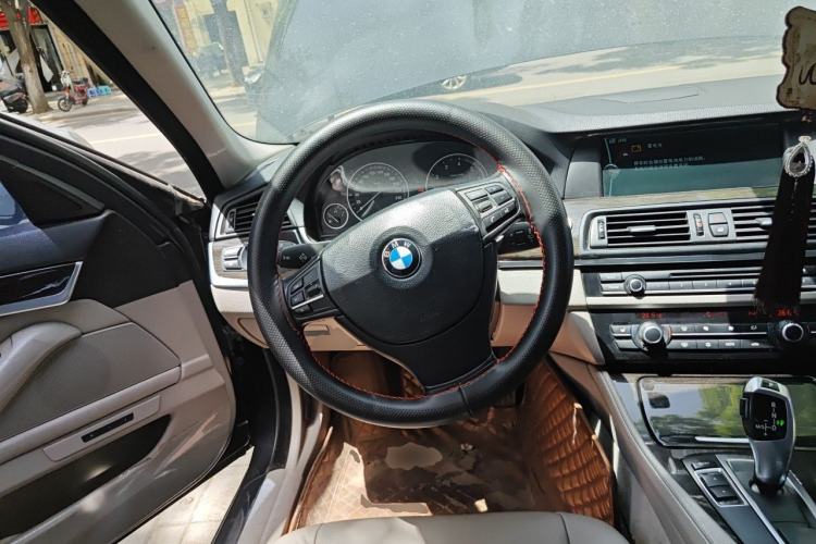 Used BMW 5 Series 2012 530Li Leading Model Steering Wheel