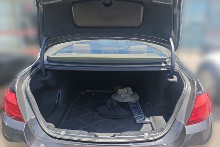 Used BMW 5 Series 2012 530Li Leading Model Trunk