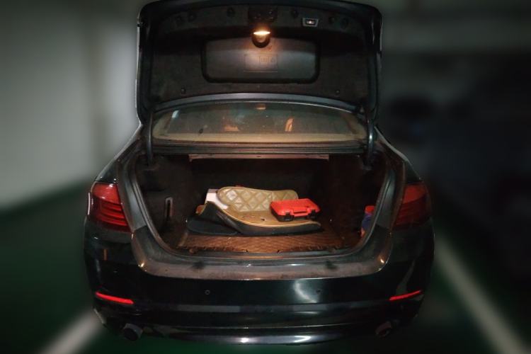Used BMW 5 Series 2012 535Li Leading Model Trunk