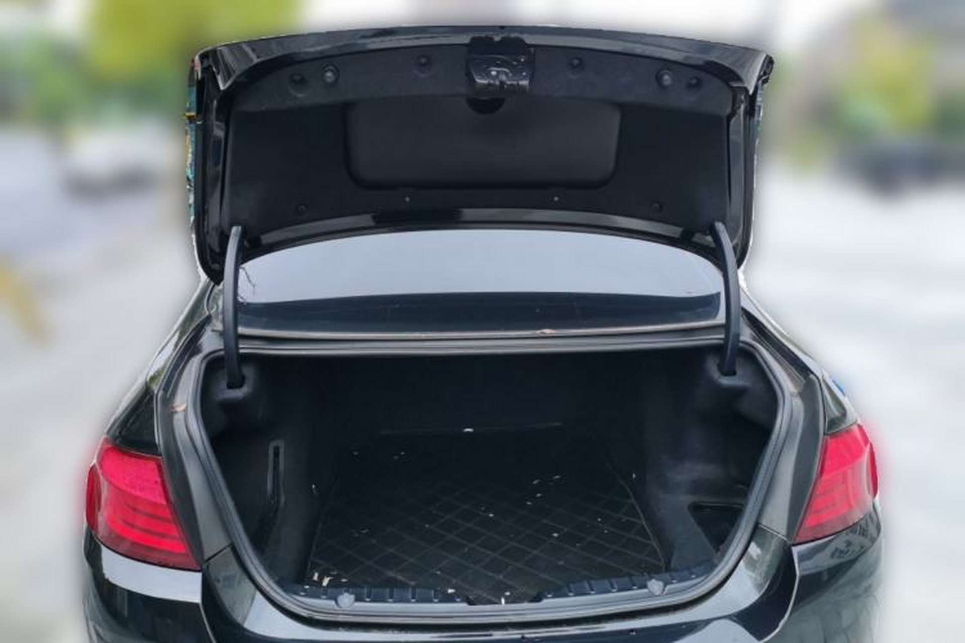 Used BMW 5 Series 2012 530Li Leading Model Trunk