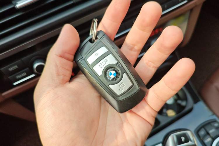 Used BMW 5 Series 2012 520i Elegant Edition Vehicle Key