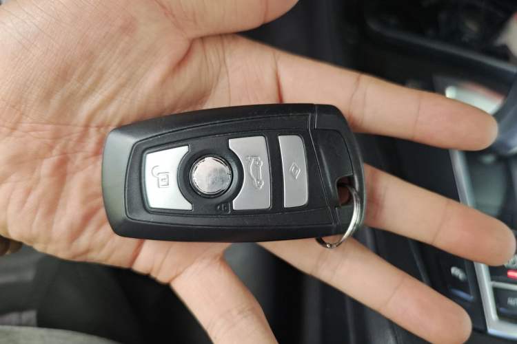 Used BMW 5 Series 2012 523Li Leading Model Vehicle Key
