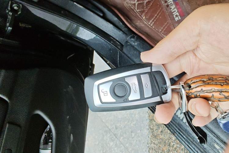 Used BMW 5 Series 2012 530i Sport Touring Vehicle Key
