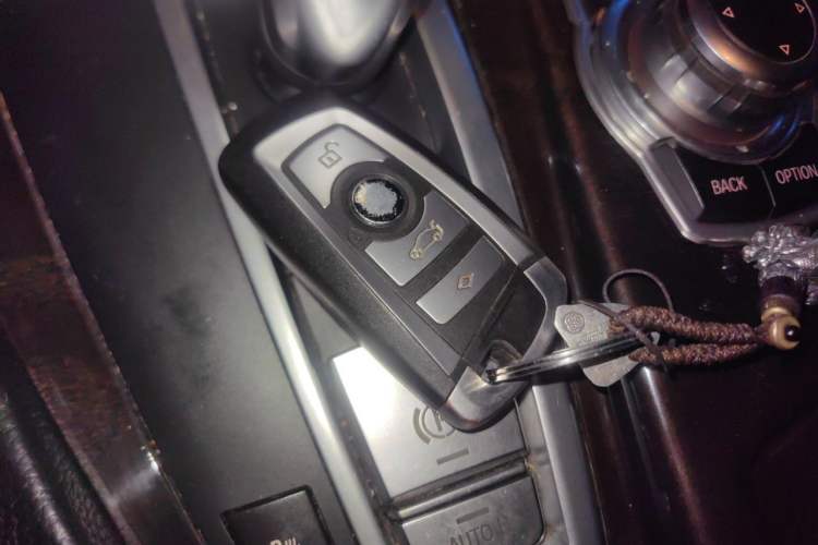 Used BMW 5 Series 2012 523Li Luxury Model Vehicle Key