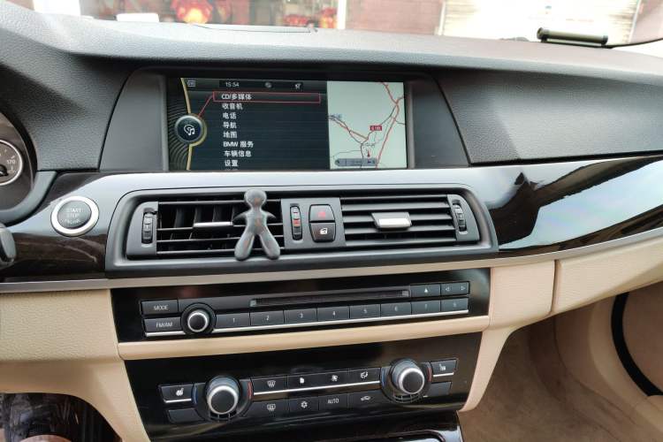 Used BMW 5 Series 2012 530i Sport Touring Audio And AC Panel