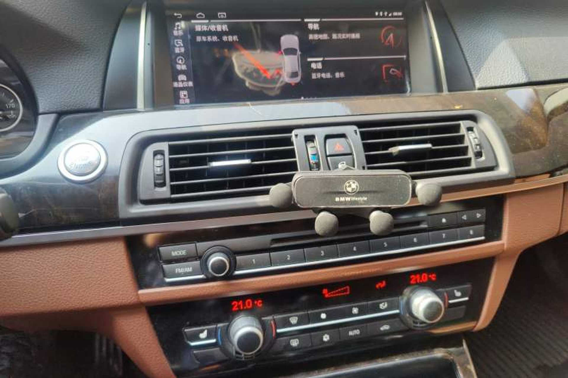 Used BMW 5 Series 2012 530i Sport Touring Audio And AC Panel