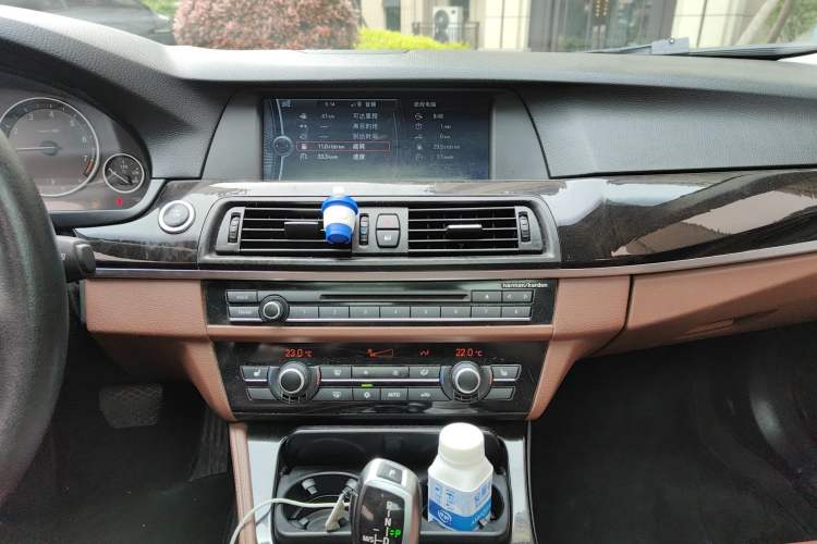 Used BMW 5 Series 2012 530i Sport Touring Audio And AC Panel