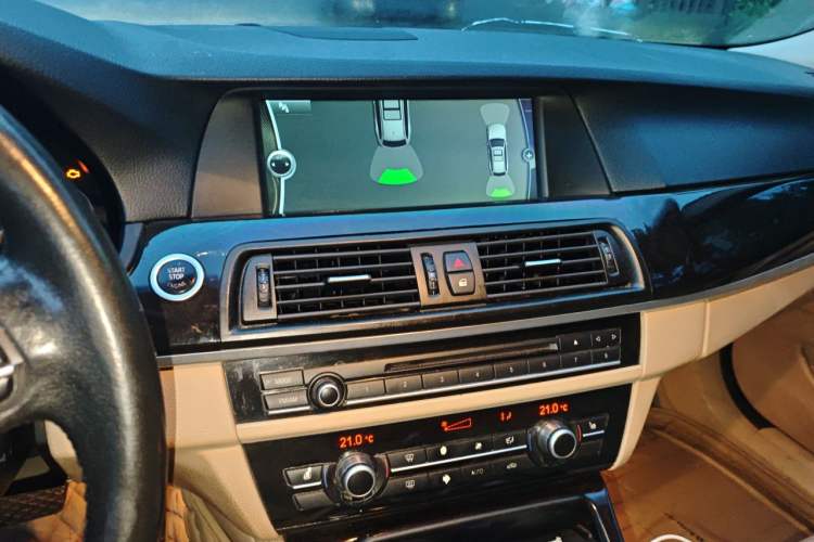 Used BMW 5 Series 2012 530i Sport Touring Audio And AC Panel