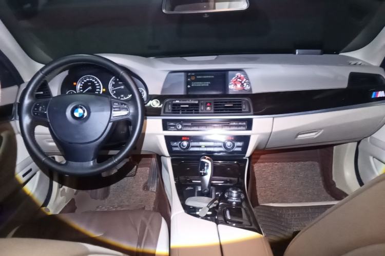 Used BMW 5 Series 2012 523Li Leading Model Center Console