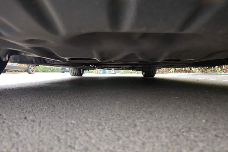Used BMW 5 Series 2012 530i Sport Touring Chassis Front