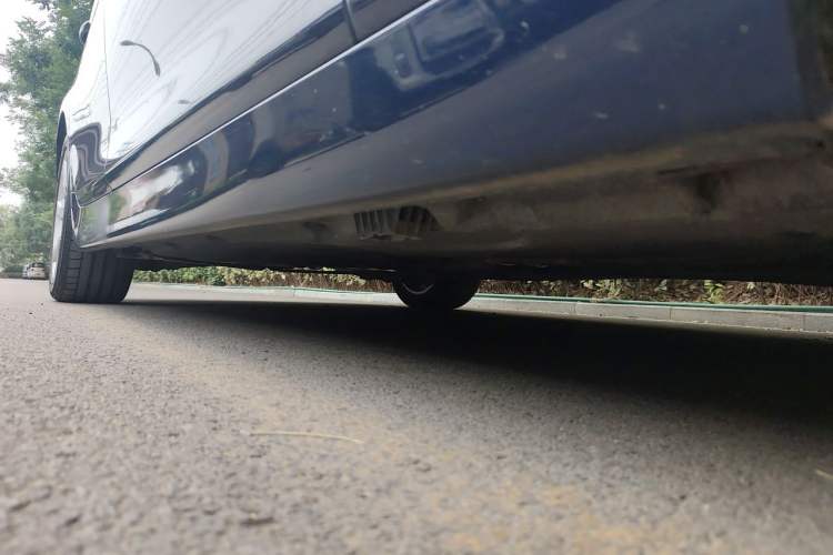 Used BMW 5 Series 2012 530i Sport Touring Chassis Front Right
