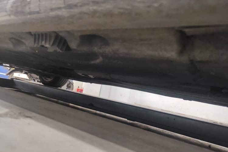 Used BMW 5 Series 2012 530i Sport Touring Chassis Front Right