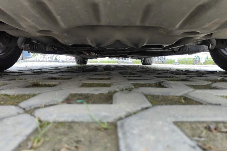 Used BMW 5 Series 2012 530i Sport Touring Chassis Front
