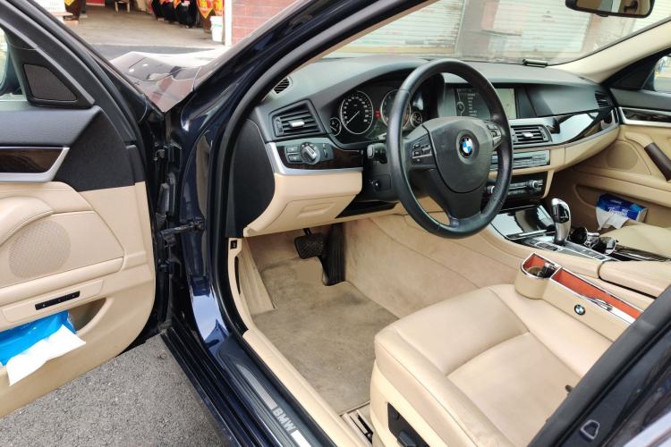 Used BMW 5 Series 2012 530i Sport Touring Driver Seat