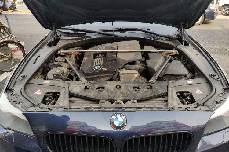 Used BMW 5 Series 2012 530i Sport Touring Engine Bay