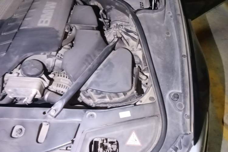 Used BMW 5 Series 2012 523Li Leading Model Engine Bay Left