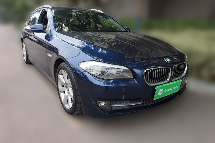 Used BMW 5 Series 2012 530i Sport Touring Front Right 45 Deg