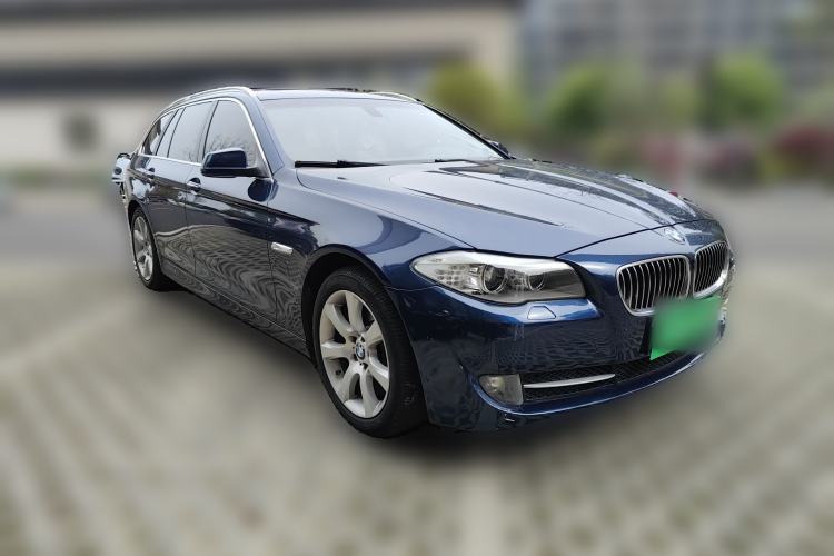 Used BMW 5 Series 2012 530i Sport Touring Front Right 45 Deg