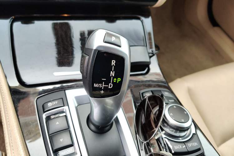 Used BMW 5 Series 2012 530i Sport Touring Gear Lever