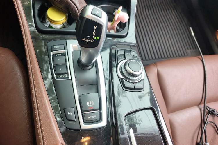 Used BMW 5 Series 2012 530i Sport Touring Gear Lever