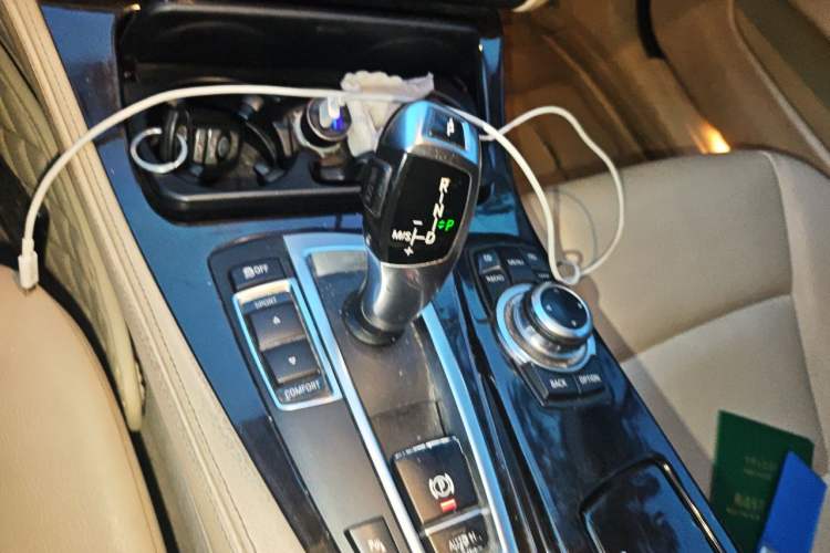 Used BMW 5 Series 2012 530i Sport Touring Gear Lever