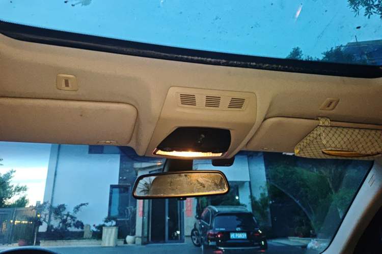 Used BMW 5 Series 2012 530i Sport Touring Headliner