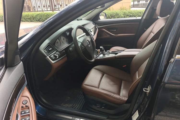 Used BMW 5 Series 2012 530i Sport Touring Left Front Seat