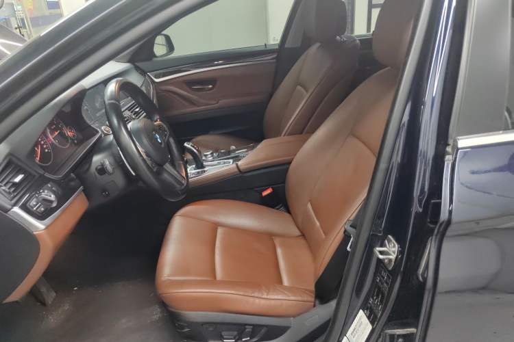 Used BMW 5 Series 2012 530i Sport Touring Left Front Seat