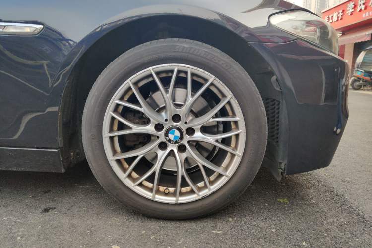Used BMW 5 Series 2012 530i Sport Touring Right Front Wheel Hub