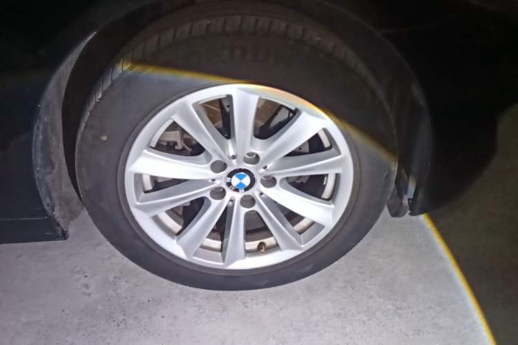 Used BMW 5 Series 2012 523Li Leading Model Right Front Wheel Hub