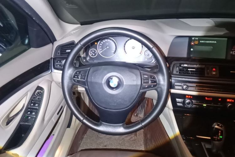 Used BMW 5 Series 2012 523Li Leading Model Steering Wheel
