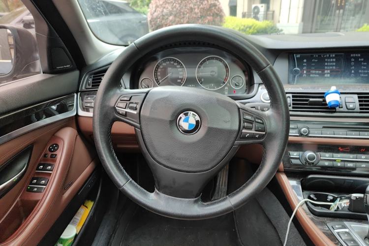 Used BMW 5 Series 2012 530i Sport Touring Steering Wheel