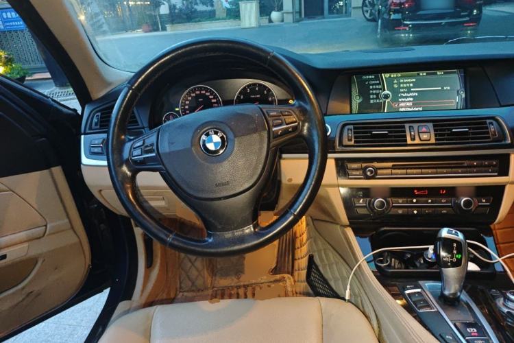 Used BMW 5 Series 2012 530i Sport Touring Steering Wheel