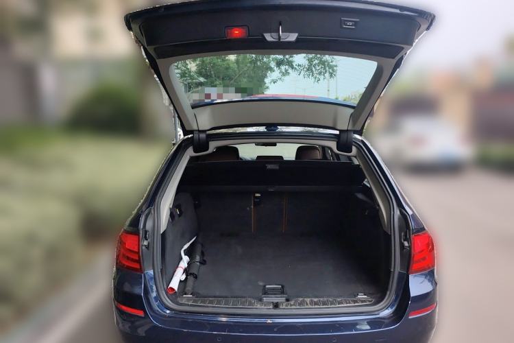 Used BMW 5 Series 2012 530i Sport Touring Trunk